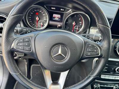 Mercedes-Benz GLA Mercedes GLA 200 D AUTOMATIC PREMIUM NIGHT EDITION Bianco usata Tuglie