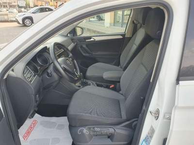 Volkswagen Tiguan 2.0 tdi Advanced R-Line Night Edition 4motion 150cv dsg Bianco usata Dubino