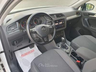 Volkswagen Tiguan 2.0 tdi Advanced R-Line Night Edition 4motion 150cv dsg Bianco usata Dubino