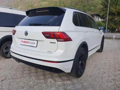 Volkswagen Tiguan 2.0 tdi Advanced R-Line Night Edition 4motion 150cv dsg Bianco usata Dubino