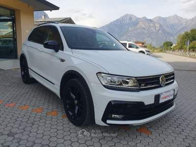 Volkswagen Tiguan 2.0 tdi Advanced R-Line Night Edition 4motion 150cv dsg Bianco usata Dubino