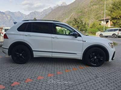 Volkswagen Tiguan 2.0 tdi Advanced R-Line Night Edition 4motion 150cv dsg Bianco usata Dubino