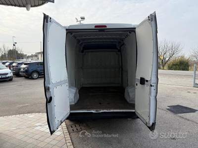 Peugeot Boxer 330 2.2 Diesel Furgone 3 posti usata Chiarano
