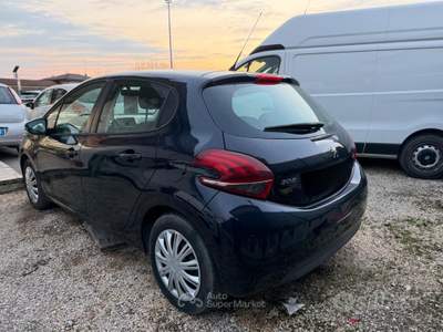 Peugeot 208 1.6 Diesel usata Chiarano