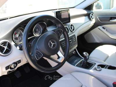 Mercedes-Benz GLA GLA 180 d Premium Argento usata Padula