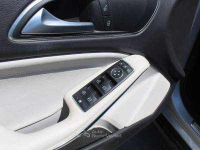 Mercedes-Benz GLA GLA 180 d Premium Argento usata Padula