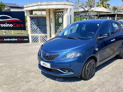 Lancia Ypsilon  1.2 69 CV 5p. GPL Ecochic Gold Blu/Azzurro usata Saviano