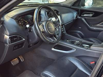 Jaguar F-Pace Unico proprietario, trazione integrale, super accessoriata Nero usata Sant'Omero