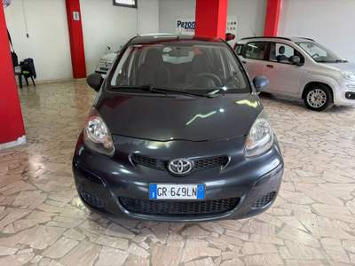 Toyota Aygo 1.0 12V VVT-i 5 porte Now Grigio usata Aversa