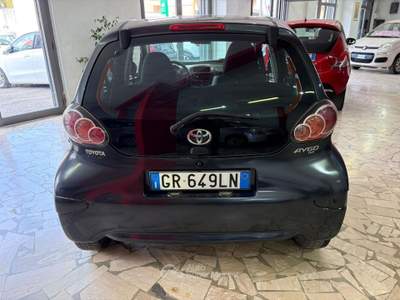 Toyota Aygo 1.0 12V VVT-i 5 porte Now Grigio usata Aversa