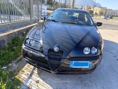 Alfa Romeo Gtv/Spider Tagliandata. Perfetti gli interni. Carrozzeria da verniciare. Arancione usata AV
