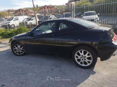 Alfa Romeo Gtv/Spider Tagliandata. Perfetti gli interni. Carrozzeria da verniciare. Arancione usata AV