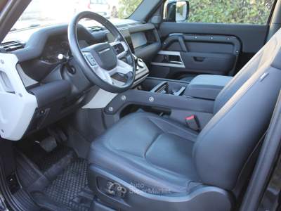 Land Rover Defender 3.0 D6 200 90 SE AWD auto. Nero usata Cuneo