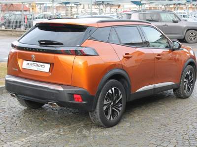 Peugeot 2008 PureTech Turbo 130 S&S Allure Arancione usata Cuneo