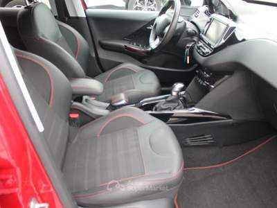 Peugeot 2008 PureTech Turbo 110cv GT Line S/S Rosso usata Cuneo