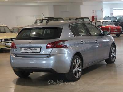 Peugeot 308 BlueHDi 130 EAT8 S&S GT Line Grigio usata Cuneo