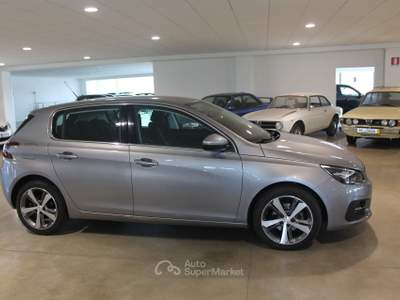 Peugeot 308 BlueHDi 130 EAT8 S&S GT Line Grigio usata Cuneo