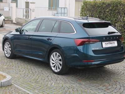 Skoda Octavia 2.0 TDI EVO 110KW WAGON STYLE DSG 4WD Verde usata Cuneo