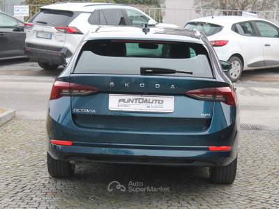 Skoda Octavia 2.0 TDI EVO 110KW WAGON STYLE DSG 4WD Verde usata Cuneo