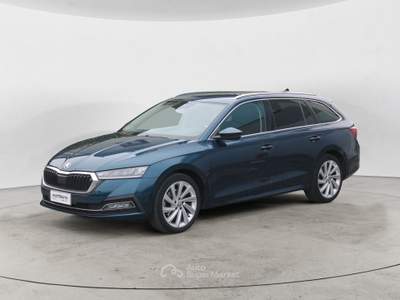 Skoda Octavia 2.0 TDI EVO 110KW WAGON STYLE DSG 4WD Verde usata Cuneo