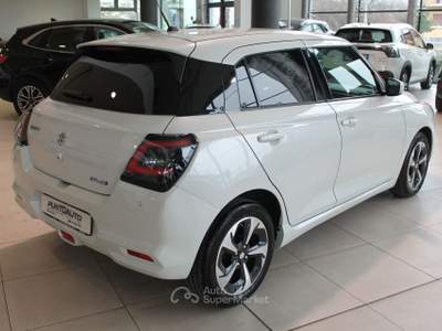 Suzuki Swift 1.2 Hybrid Top CVT 2WD Bianco usata Cuneo