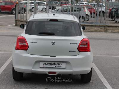 Suzuki Swift 1.2 Hybrid Top 2WD Bianco usata Cuneo