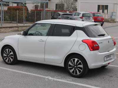 Suzuki Swift 1.2 Hybrid Top 2WD Bianco usata Cuneo