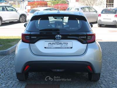 Toyota Yaris Hybrid Trend MY22 Argento usata Cuneo