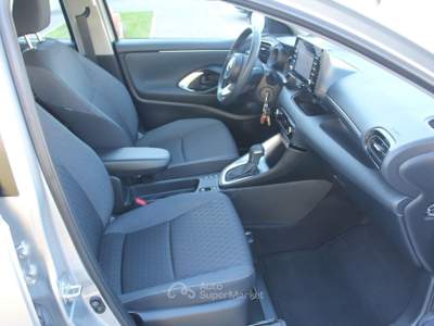 Toyota Yaris Hybrid Trend MY22 Argento usata Cuneo