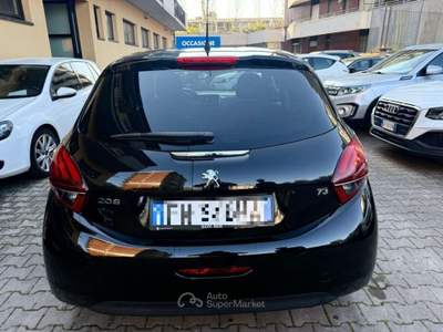 Peugeot 208 1° serie PureTech 82 5 porte Active Nero usata Sesto San Giovanni