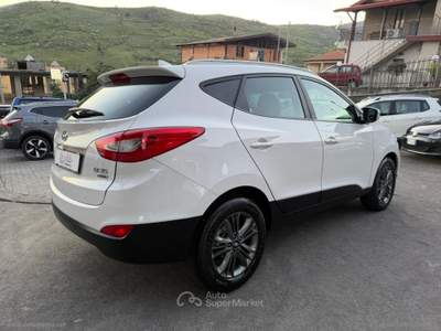 Hyundai ix35 ix35 1.7 CRDi 2WD Xpossible Bianco usata SANTA MARIA NUOVA