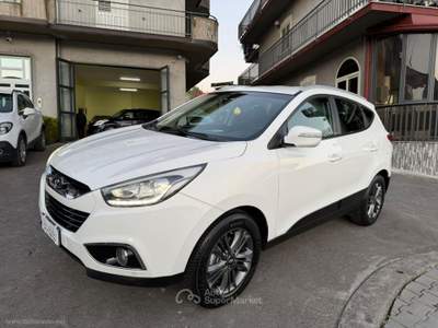 Hyundai ix35 ix35 1.7 CRDi 2WD Xpossible Bianco usata SANTA MARIA NUOVA