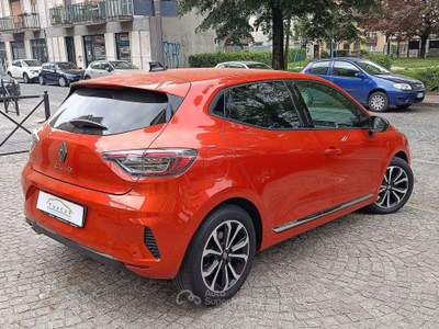 Renault Clio Techno 1.0 ECO-G 100 Arancione usata Novara