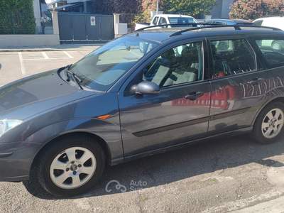 Ford Focus unico proprietario, non fumatore, ottimo stato Grigio usata giulianova
