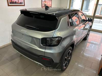 Jeep Avenger 1.2 Turbo MHEV Summit Tetto& pelle & convenience Grigio usata Melegnano