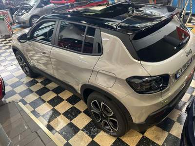 Jeep Avenger 1.2 Turbo MHEV Summit Tetto& pelle & convenience Grigio usata Melegnano