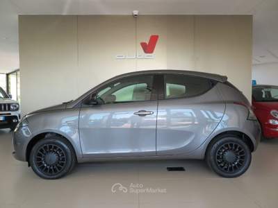 Lancia Ypsilon 1.0 FireFly 5 porte S&S Hybrid Silver Grigio usata Preganziol