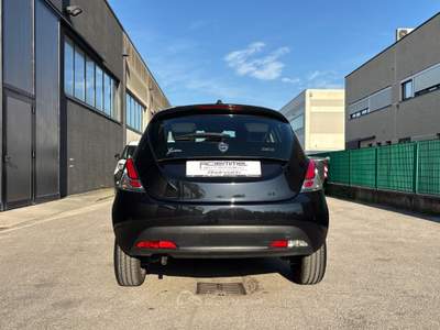Lancia Ypsilon 1.0 FireFly 70cv S&S Hybrid SILVER Nero usata Rovigo