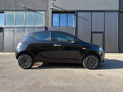 Lancia Ypsilon 1.0 FireFly 70cv S&S Hybrid SILVER Nero usata Rovigo