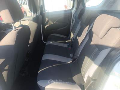 Fiat Doblò 1.6 MJT 5 POSTI AUTOVETTURA Bianco usata PIGNATARO INTERAMNA