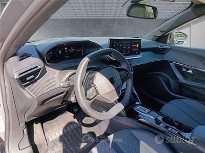 Peugeot 2008 2ª serie BlueHDi 130 S&S EAT8 Allu usata BARI