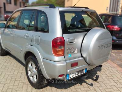 Toyota RAV4 2.0 Tdi D-4D 5p Sol + Gancio Argento usata SAN MARTINO SICCOMARIO