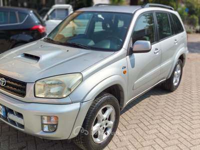 Toyota RAV4 2.0 Tdi D-4D 5p Sol + Gancio Argento usata SAN MARTINO SICCOMARIO