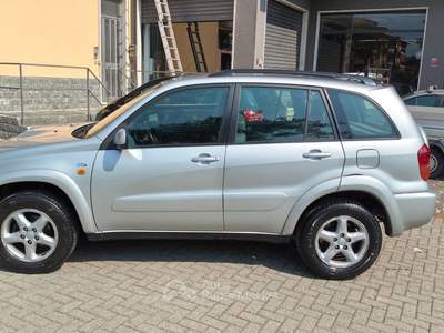 Toyota RAV4 2.0 Tdi D-4D 5p Sol + Gancio Argento usata SAN MARTINO SICCOMARIO