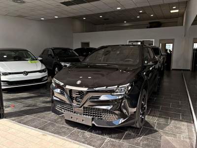 Alfa Romeo Junior Hybrid edct6 Speciale Pack Teck Led Matrix Sport Nero usata Campi Bisenzio