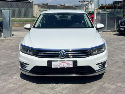 Volkswagen Passat DSG Plug-In-Hybrid Bianco usata Manzano