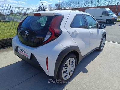 Toyota Aygo Toyota AygoX 5porte Active 1.0 VVT-i 72cv Bianco usata Villanova d'Asti