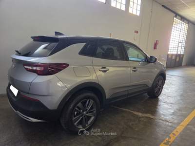 Opel Grandland in ottimo stato usata Cento