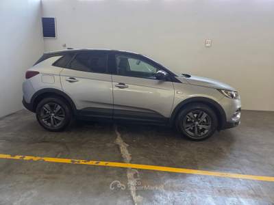 Opel Grandland in ottimo stato usata Cento