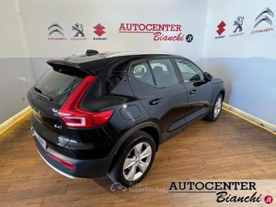 Volvo XC40 2.0 b4 awd Momentum Nero usata Castelnovo ne' Monti
